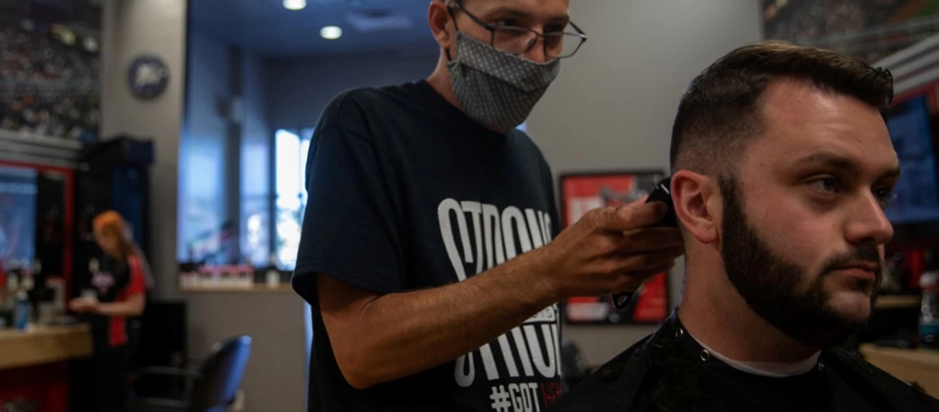 Μαθαίνουν… τέχνη οι Γερμανοί – Ένας στους επτά κουρεύεται μόνος του λόγω κορωνοϊού